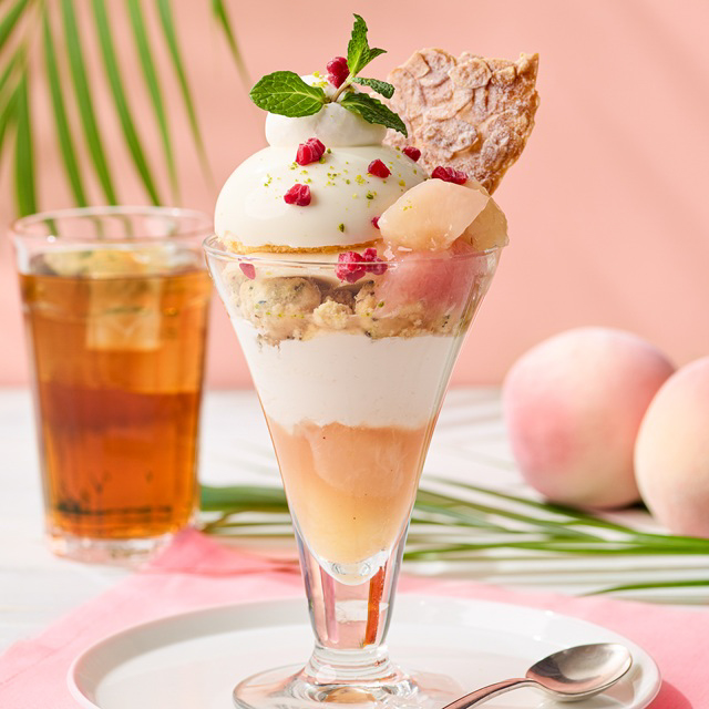 白桃とラズベリーのブランマンジェパフェ